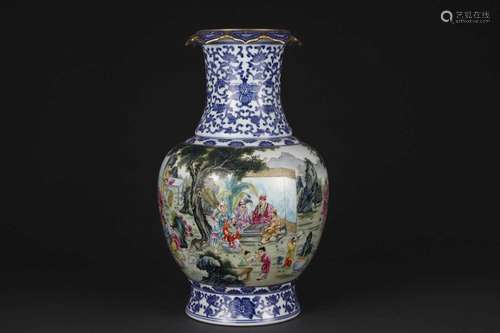 A BLUE AND WHITE FAMILLE-ROSE VASE.MARK OF QIANLONG