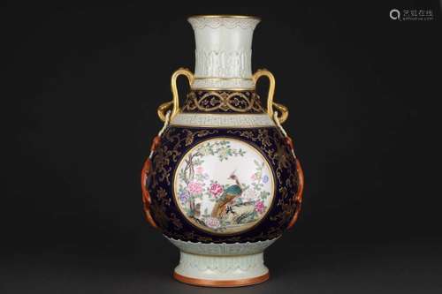 A FAMILLE-ROSE VASE.MARK OF QIANLONG