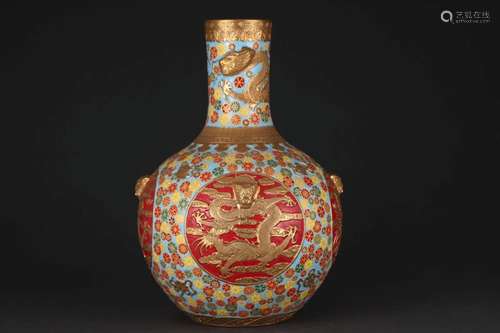 AN ENAMELED VASE.MARK OF QIANLONG