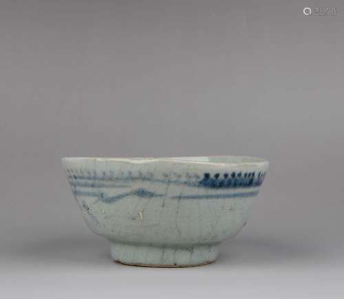 A BLUE AND WHITE BOWL