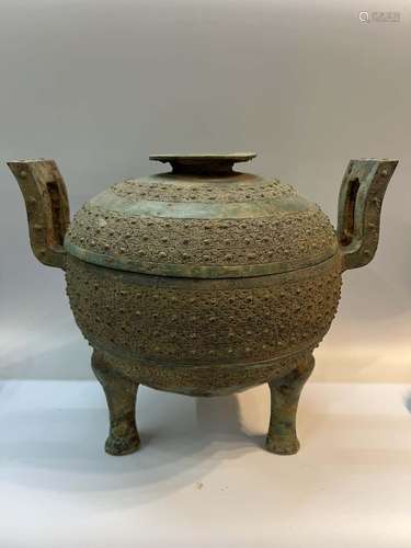 A BRONZE FOOD VESSEL .DING