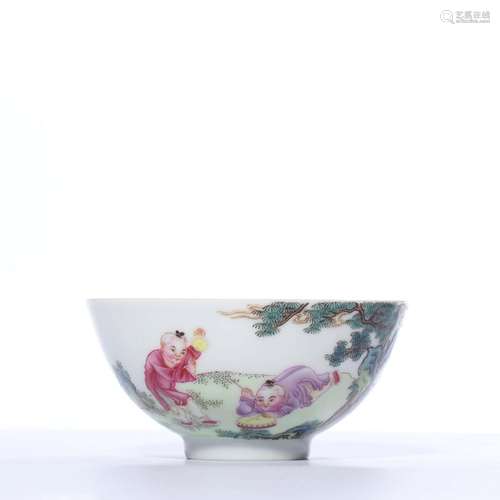 AN ENAMELED CUP MARK OF QIANLONG