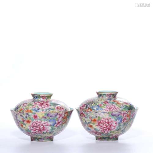 A PAIR OF FAMILLE-ROSE CUP AND COVERS.MARK OF QIANLONG