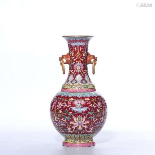 A RUBY-GROUND FAMILLE-ROSE VASE.MARK OF JIAQING