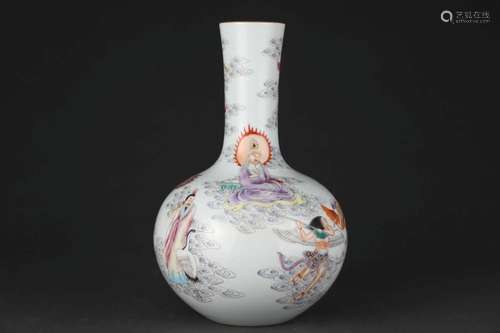 A FAMILLE-ROSE VASE.MARK OF YONGZHENG