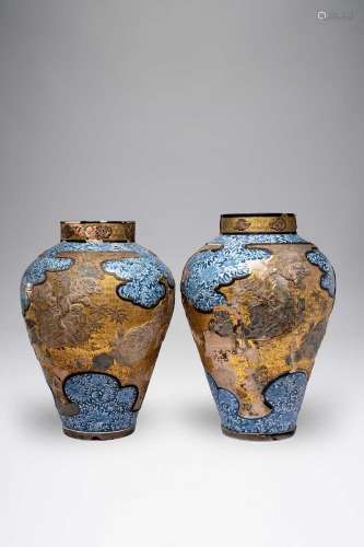 A PAIR OF LARGE AND IMPRESSIVE JAPANESE ARITA LACQUERED VASE...