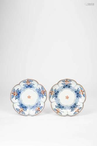 A PAIR OF JAPANESE FOLIATE DISHES EDO PERIOD, 1670-1700 Both...