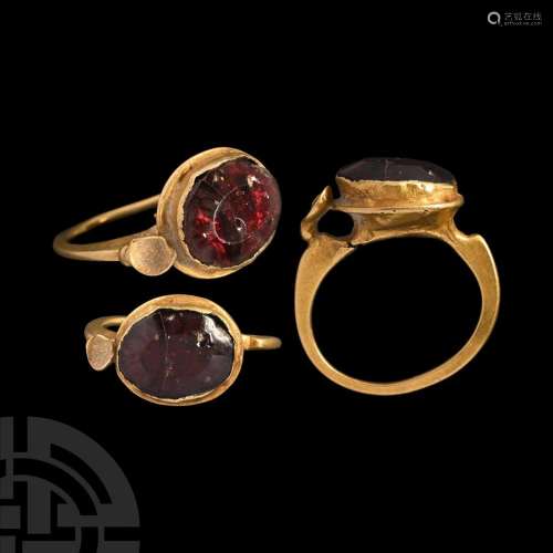 Sassanian Gold Ring with Garnet Gemstone