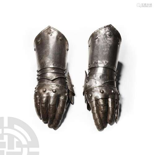 European Articulated Gauntlet Pair