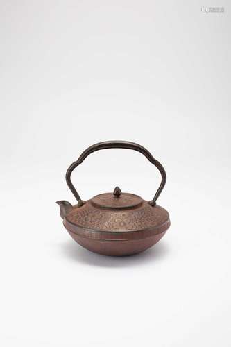 A JAPANESE IRON TETSUBIN (KETTLE) MEIJI OR LATER, 20TH CENTU...