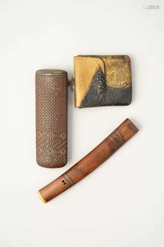 TWO JAPANESE KISERUZUTSU (PIPE CASES), AND A TABAKO-IRE (TOB...