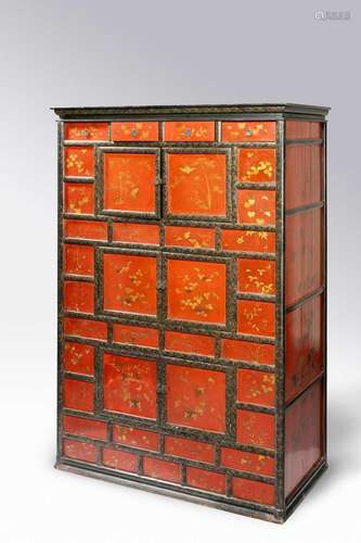 A JAPANESE RED AND GOLD LACQUER CABINET MEIJI OR TAISHO, 20T...