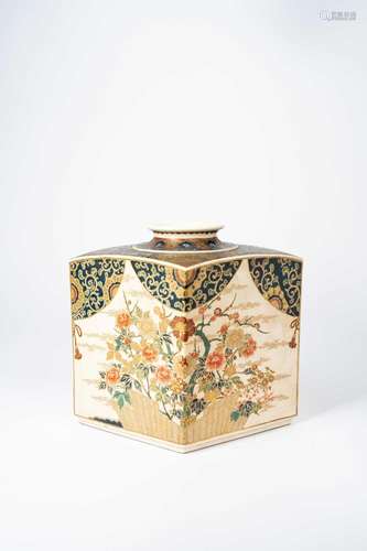 A LARGE JAPANESE GOSU SATSUMA VASE MEIJI ERA, 19TH CENTURY O...