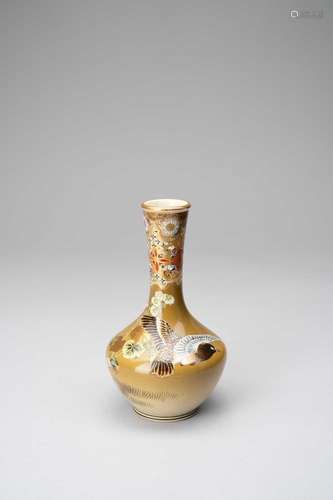 A SMALL JAPANESE VASE BY TAIZAN MEIJI ERA, 19TH/20TH CENTURY...