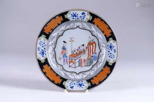 Chine. D’époque Yongzheng.\nAssiette au décor figur