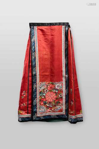 A CHINESE SILK SKIRTLATE QING DYNASTYDecorated with embroide...