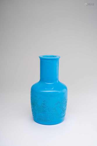 † †A CHINESE TURQUOISE GLASS MALLET-SHAPED VASEPROBABLY REPU...