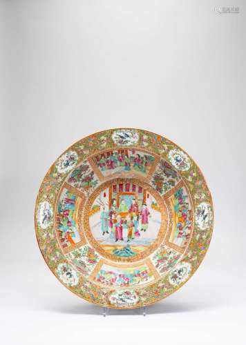 A LARGE CHINESE CANTON FAMILLE ROSE BASIN19TH CENTURYDecorat...
