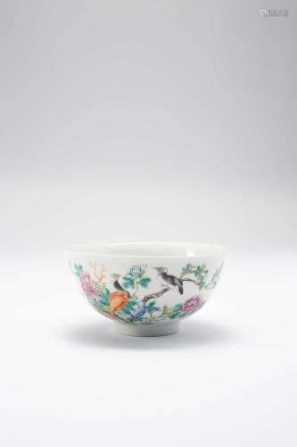 A CHINESE FAMILLE ROSE ‘BIRDS AND FLOWERS’ BOWLLATE QING DYN...