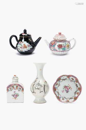 A SMALL COLLECTION OF CHINESE ITEMS18TH CENTURYComprising: a...