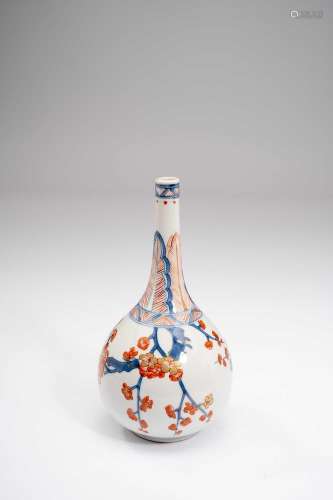 A CHINESE IMARI BOTTLE VASEKANGXI 1662-1722Painted with a fl...