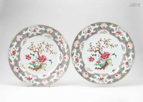 A LARGE PAIR OF CHINESE FAMILLE ROSE DISHES1ST HALF 18TH CEN...