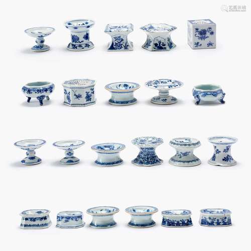 NINETEEN CHINESE BLUE AND WHITE SALTS AND THREE SANDERS18TH ...