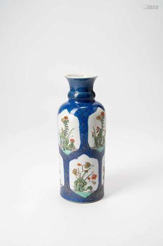 A CHINESE FAMILLE VERTE CYLINDRICAL VASEKANGXI 1662-1722Pain...