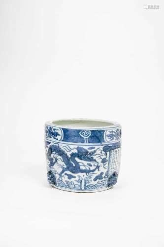A CHINESE BLUE AND WHITE \'DRAGON\' INCENSE BURNERWANLI, DAT...