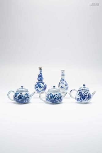 THREE CHINESE BLUE AND WHITE TEAPOTS AND TWO VASESKANGXI 166...
