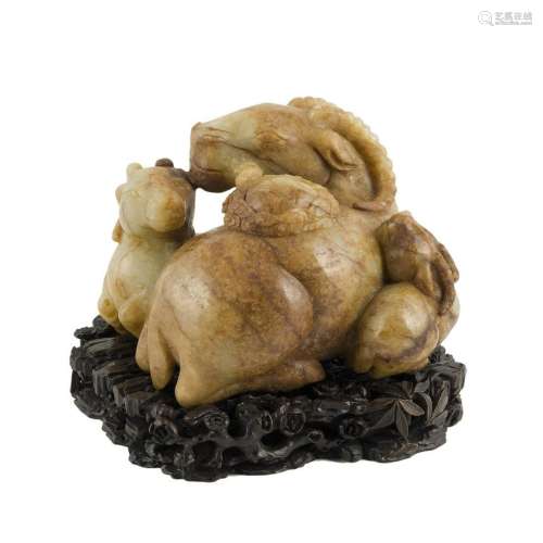 JADE THREE SHEEP EFFIGY ON STAND