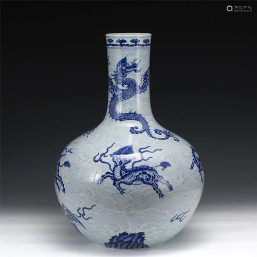 QING QIANLONG BLUE & WHITE CELESTIAL VASE