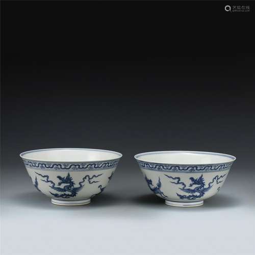 PAIR OF MING CHENGHUA BLUE & WHITE BOWLS