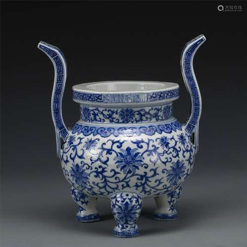 QING QIANLONG BLUE & WHITE INCENSE BURNER