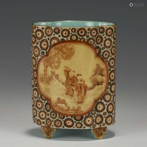 QIANLONG FAMILLE ROSE PORCELAIN PEN HOLDER