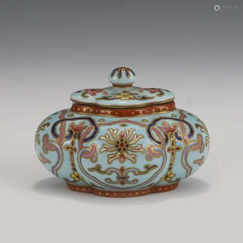 GILT FAMILLE ROSE AUSPICIOUS FLORAL LIDDED JAR