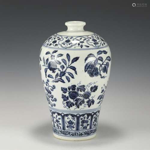 MING BLUE & WHITE MEIPING JAR