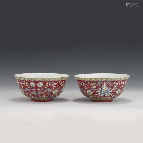 PAIR OF FAMILLE ROSE FLORAL ON RUBY RED BOWLS