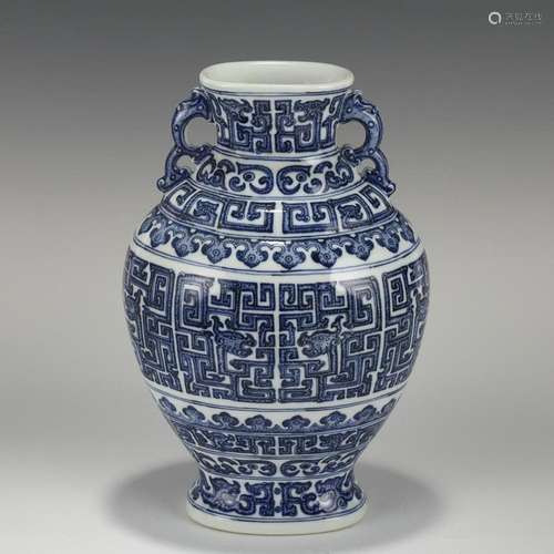 QIANLONG BLUE & WHITE TAOTIE MASK PORCELAIN VASE