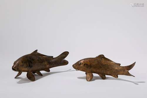 Two gilt bronze carps. Japan, Meiji Period (1868-1912)