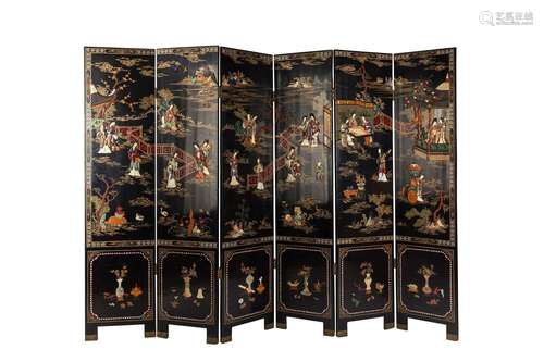 ☼ A six folds lacquered screen. China, 20th c.