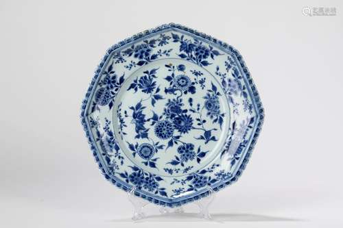 An octagonal blue and white plate. China, Yongzheng period (...