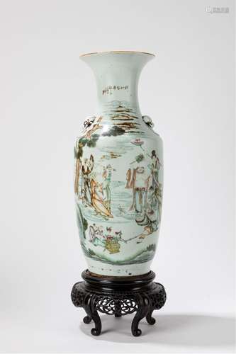 A porcelain baluster vase. China, Tongzhi period (1861-1875)