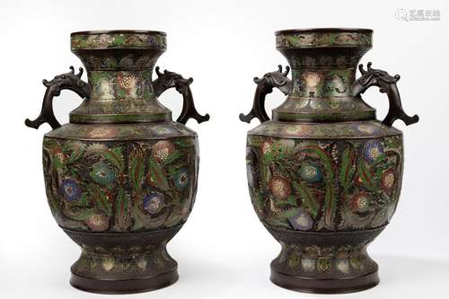 A pair of cloisonné bronze vases. Japan, early 20th c.