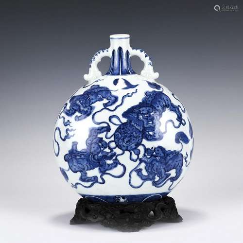 QING QIANLONG BLUE & WHITE MOON VASE ON STAND