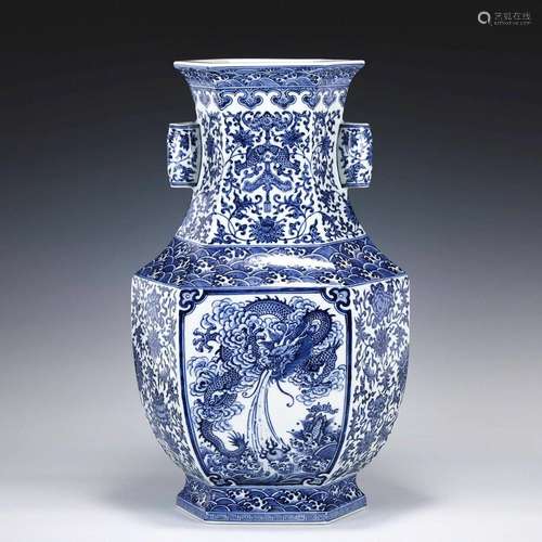 QING QIANLONG BLUE & WHITE HEXAGONAL VASE