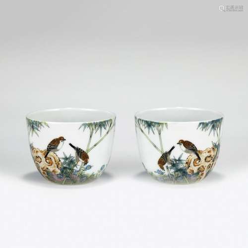 A PAIR OF YONGZHENG ENAMEL BOWLS