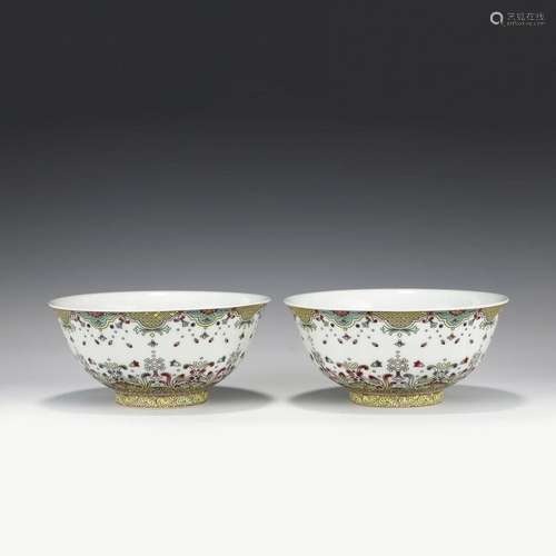 A PAIR OF YONGZHENG FAMILLE ROSE BOWLS