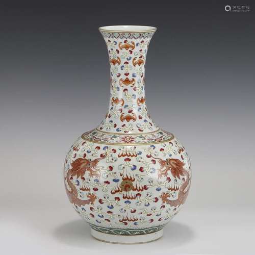 QING FAMILLE ROSE RED DRAGON & FLAMES REWARD VASE