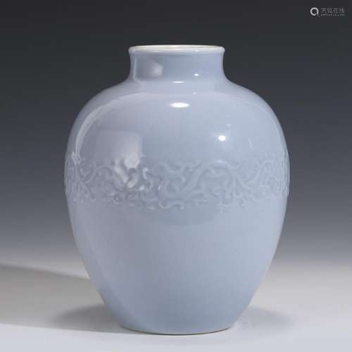 SKY-BLUE GLAZED SGRAFITTO DRAGON RIBBON JAR